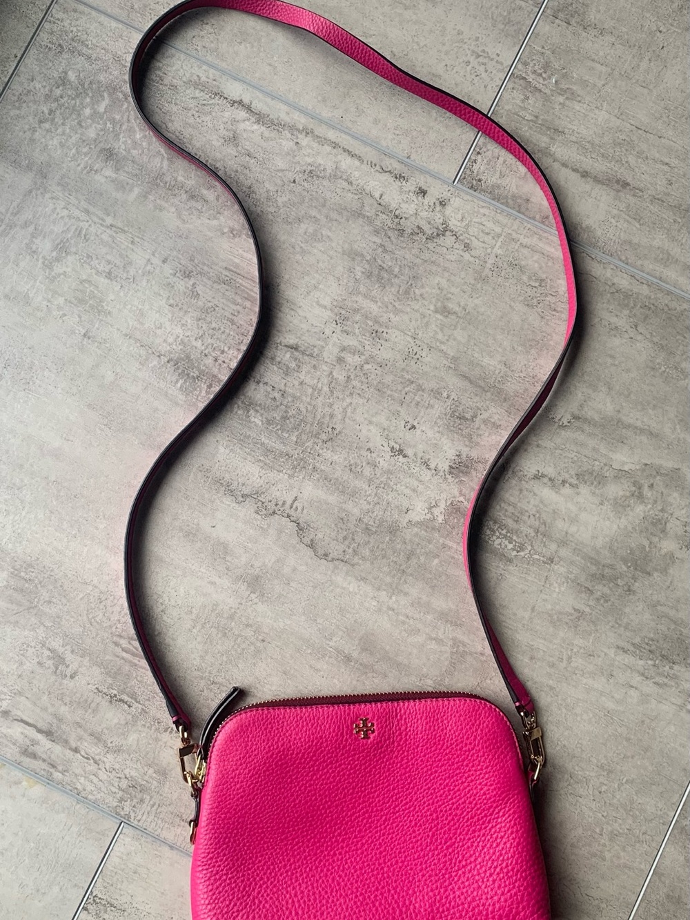Tory Burch Pink Leather Crossbody, Gold Hardware~ like new!